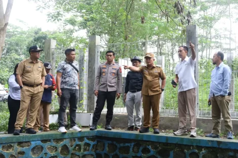 Warga Desa Cikalahang Soal Krisis Air Bersih