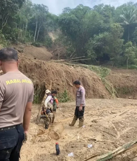 Longsor Dusun Calingcing Argapura